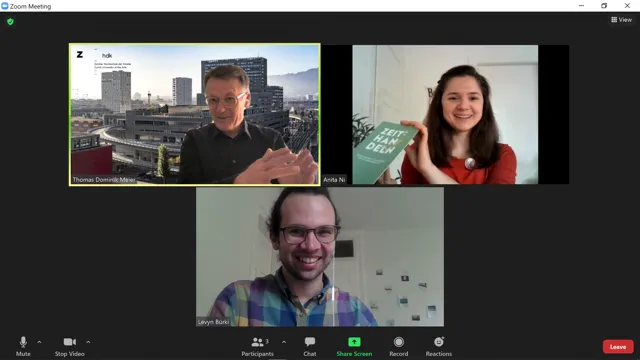 Drei Personen in einem Video-Call.