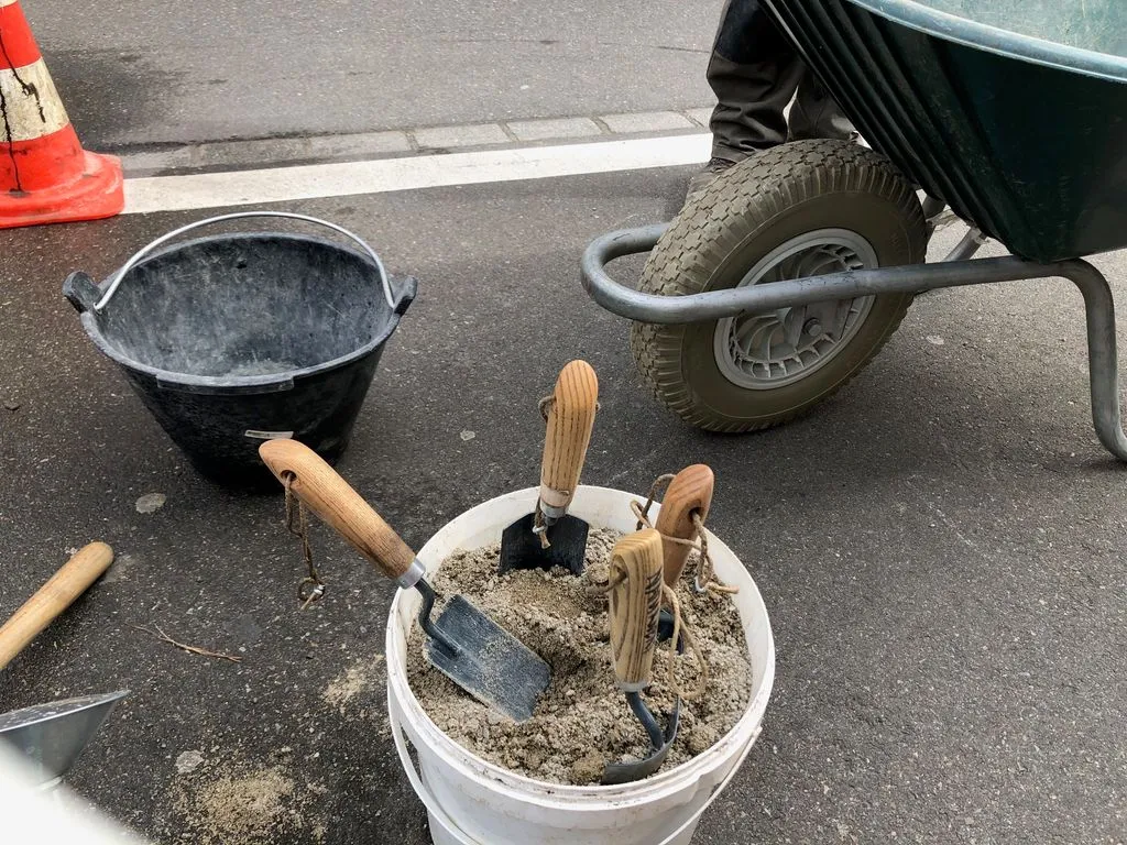 Kessel mit Sand