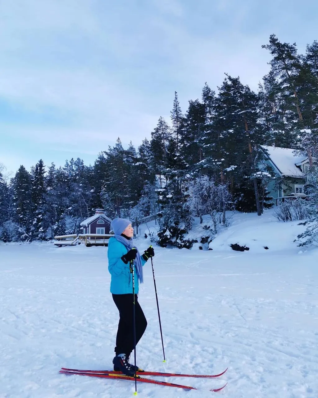 Storyteller in verschneiter Landschaft