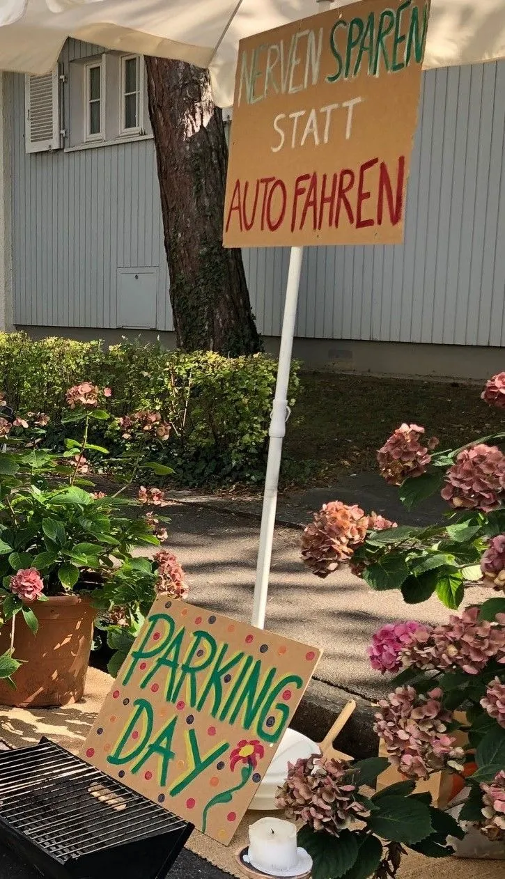 Schild mit "Nerven Sparen statt Autofahren"